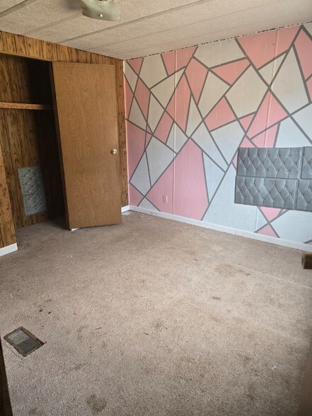 Building Photo - 1075 Sweeten Creek Rd