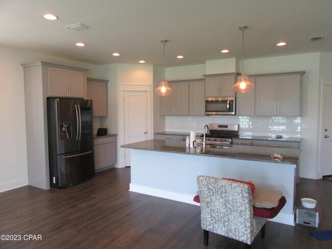 Building Photo - 404 Warren Bayou Ln.