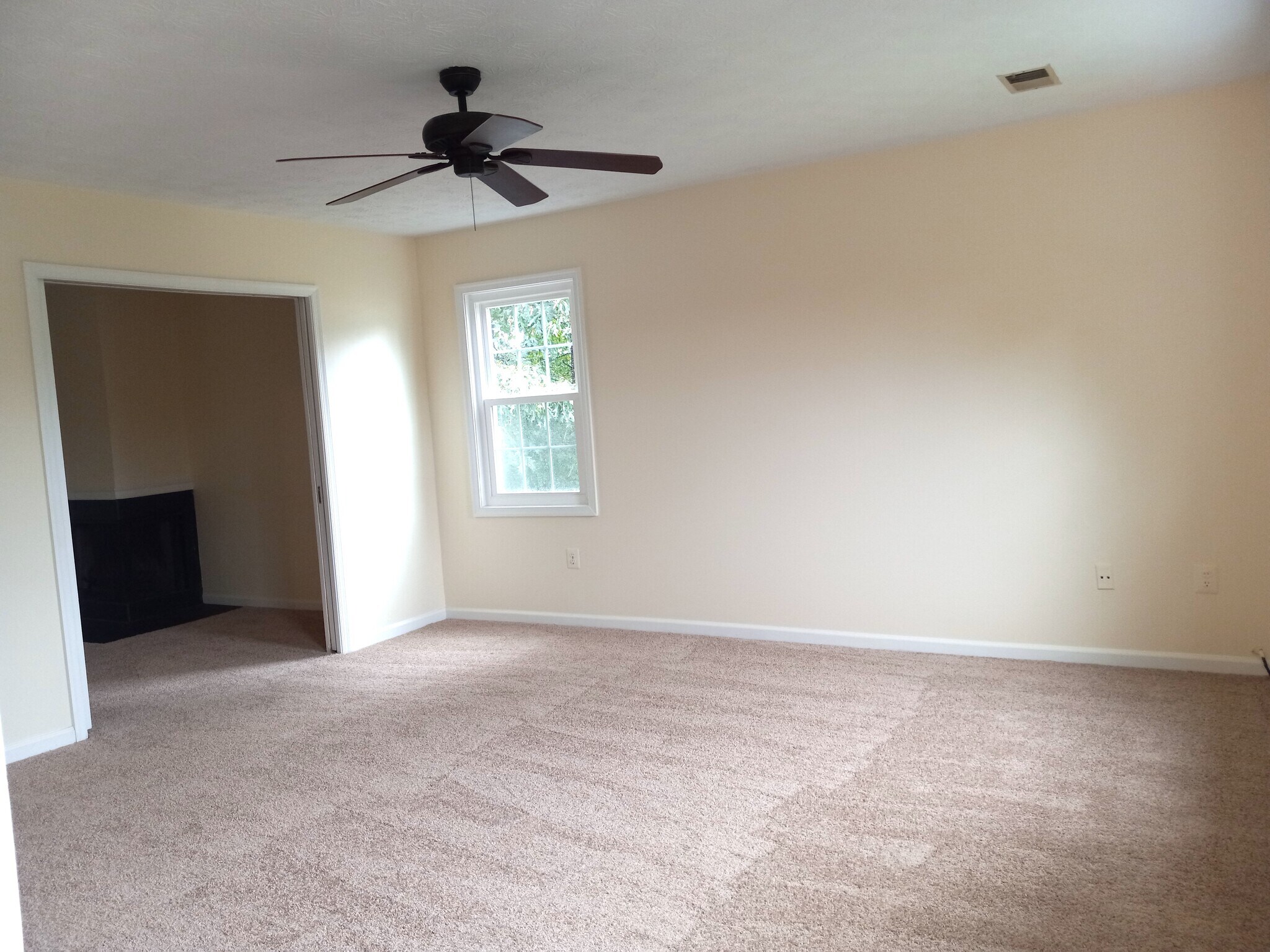 Main bedroom - 6146 Franconia Station Ln
