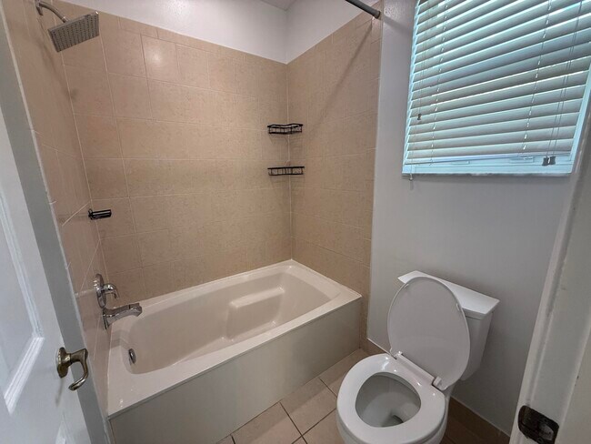 Building Photo - 3138 Laurel Ridge Cir