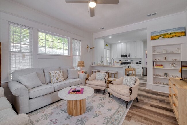 Building Photo - Top of the line remodeled 5 BED in the har...