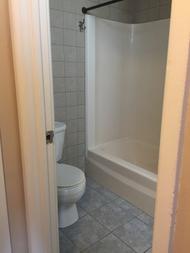 Building Photo - Peppermill Village 2 bedroom