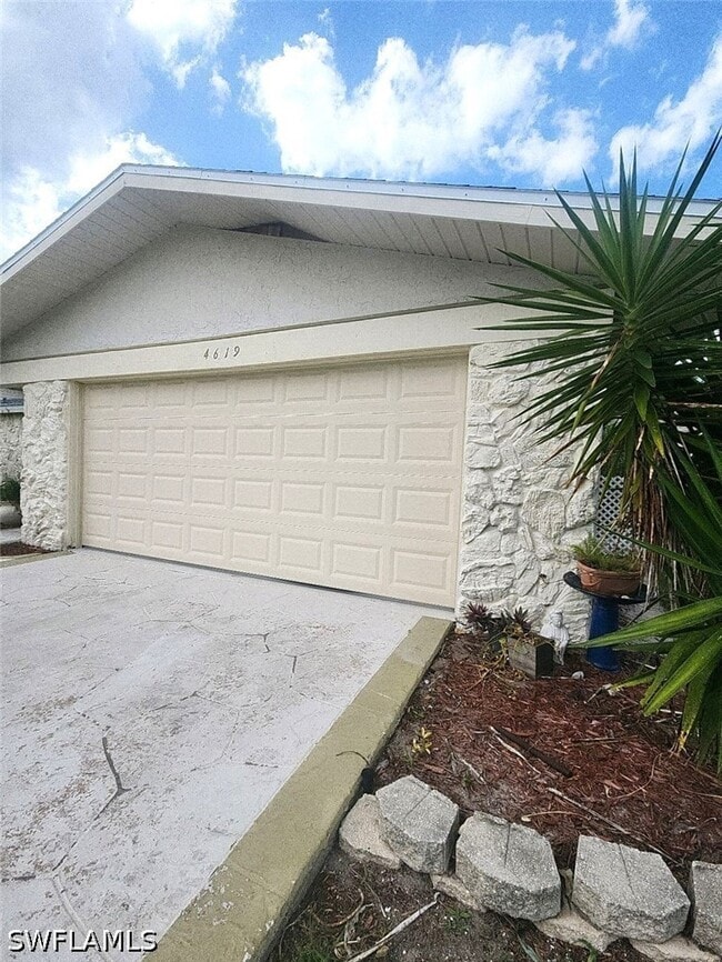 Building Photo - 4619 Chippendale Dr