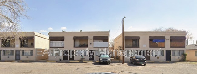 Building Photo - 332 Grove St SE