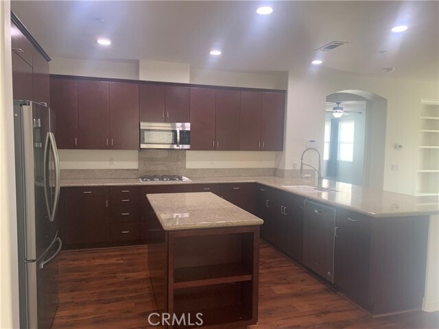 Building Photo - 425 Deodar St