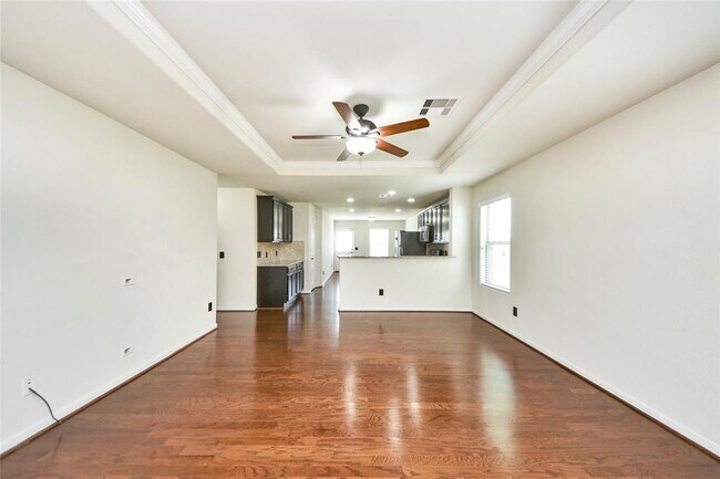 Building Photo - 5710 Camelia Evergreen Ln