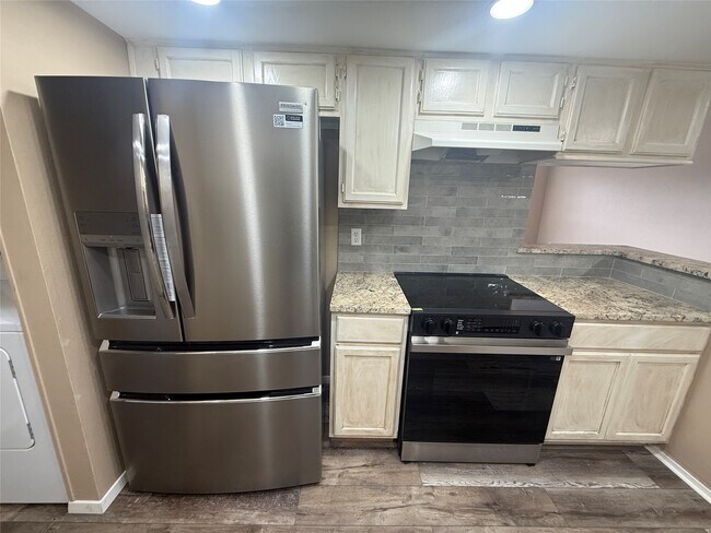 Building Photo - 14777 Wunderlich Dr