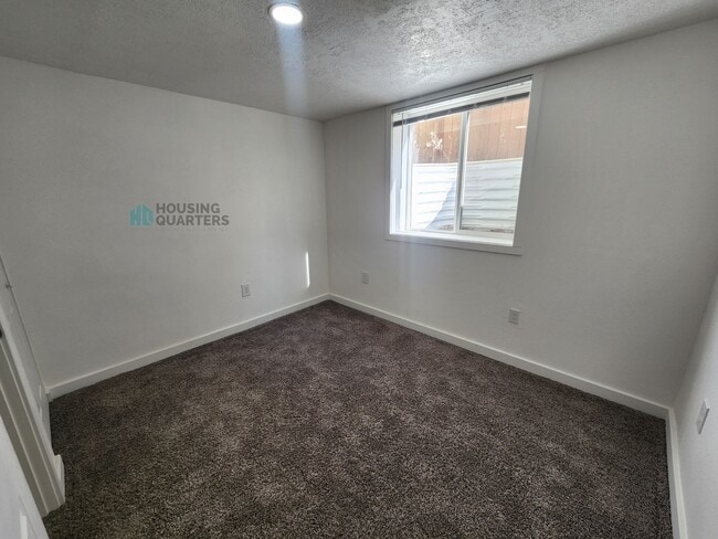 Building Photo - 3904 W Wellesley Ave