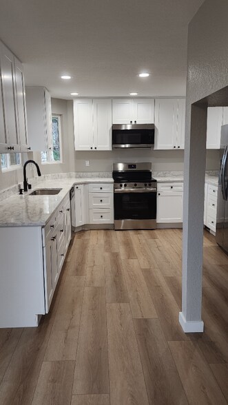 Building Photo - 6308 49th Dr NE