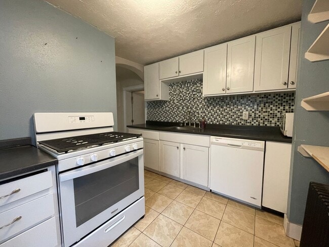 Building Photo - 192 N 100 E