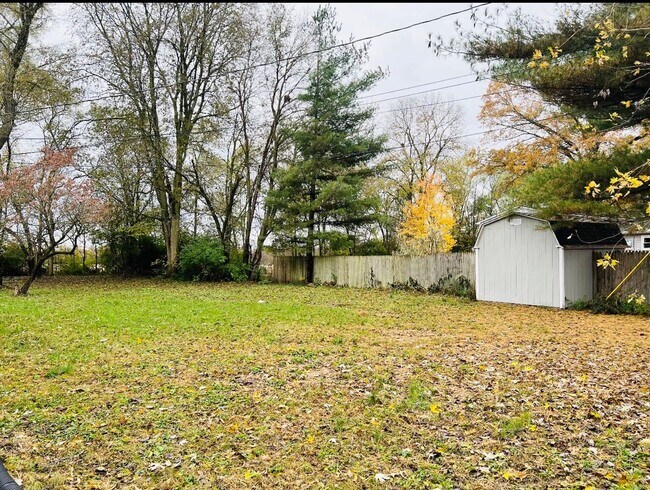 Building Photo - 6320-6322 N Fruitridge St