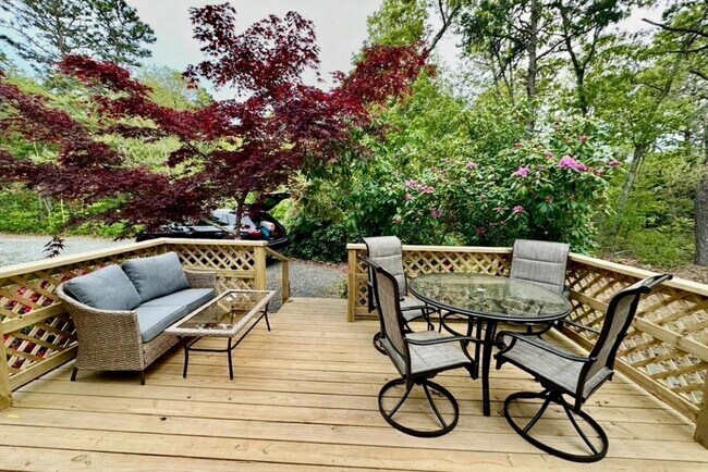 Building Photo - 15 Myrtle Dr