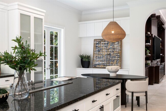 Building Photo - 9941 SW 60th Ct