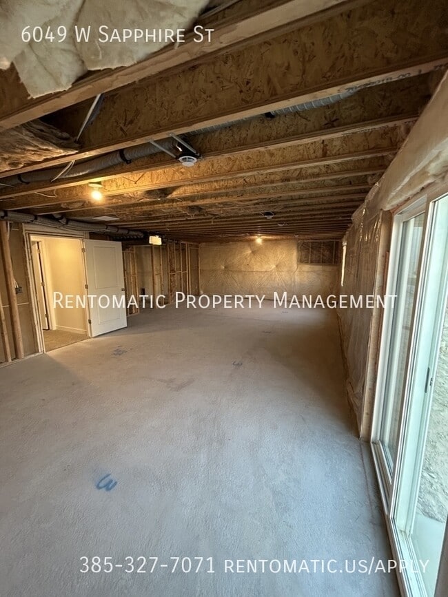 Building Photo - 6049 W Sapphire St