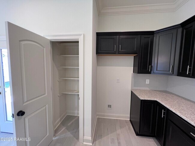 Building Photo - 107 Tenor St