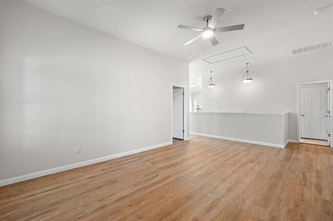 Building Photo - 351 Wincliff Dr