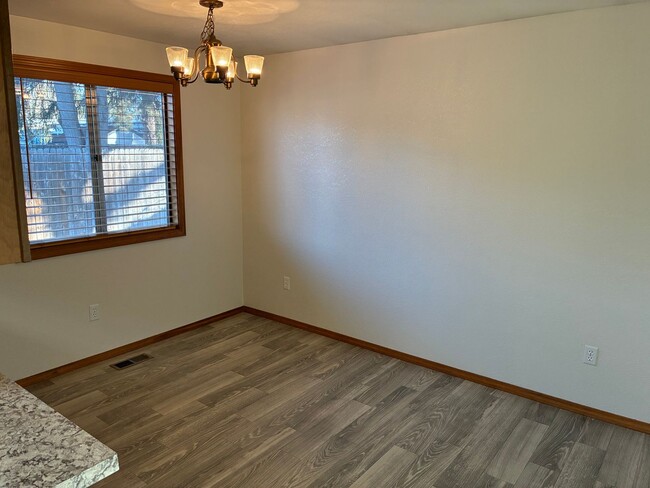 Building Photo - Winter Special!!!!!!! $1,250 off the first month's rent with a 12-month lease!!!!