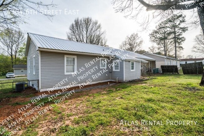 Building Photo - 4304 6th St E
