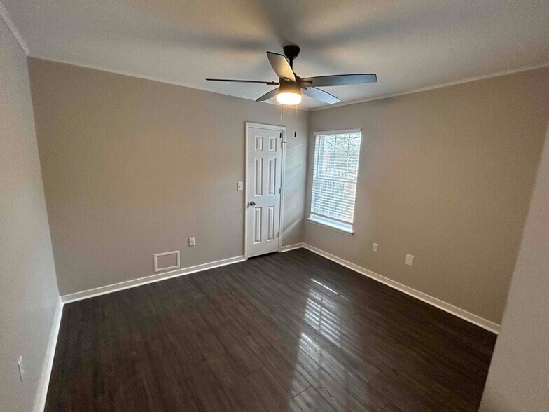Building Photo - 315 Audubon Cir