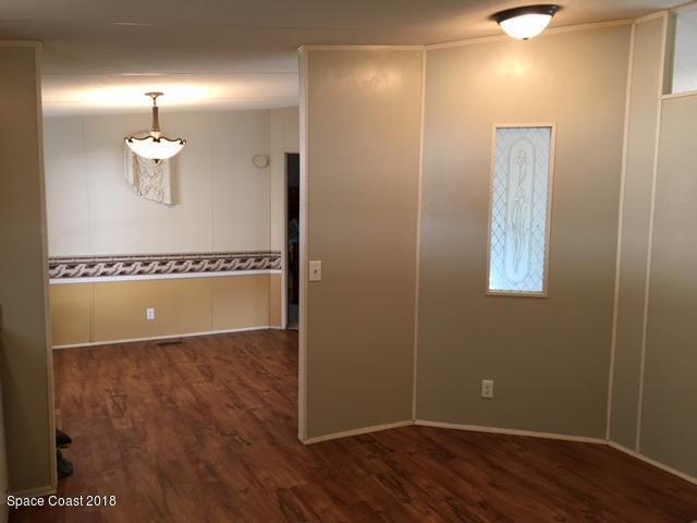 Building Photo - 1617 Ridge Dr