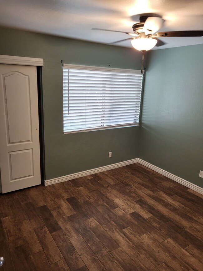 Building Photo - 2 Bed/2Bath Condo In University Heights! Available Oct 15th!