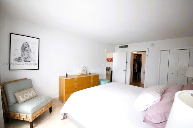 Building Photo - 5151 Collins Ave