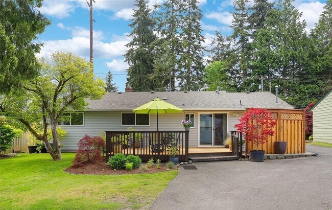Building Photo - LOW RENT!Beautiful 4Bed2Bath House!PRIME h...