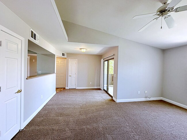 Building Photo - 2 BEDROOM 2 BATH UPSTAIRS CONDO IN GATED S...