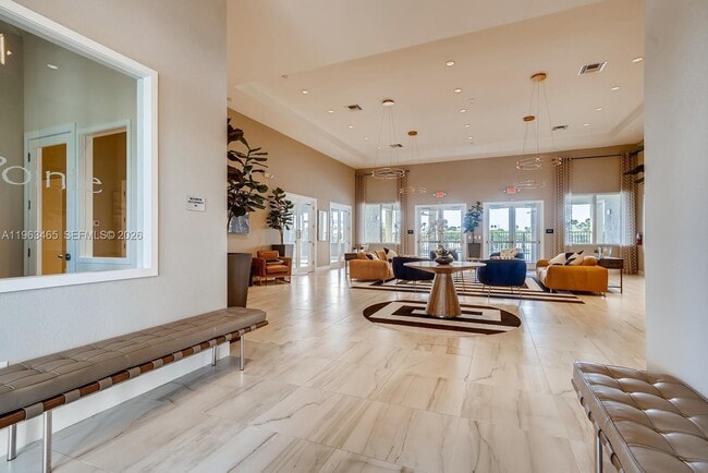 Building Photo - 540 NE 4th St