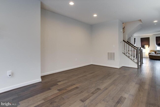 Building Photo - 2740 Prospect Hill Dr