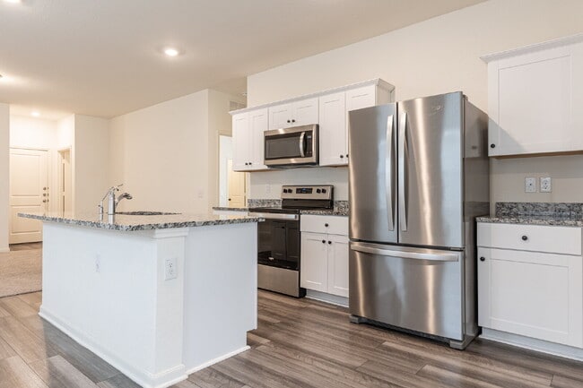 Building Photo - 5631 Pearl Mdw