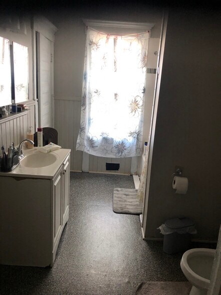 Building Photo - 3327 Portland Ave