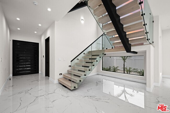 Building Photo - 1439 Edris Dr