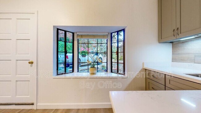 Building Photo - 4634 Bridle Trail