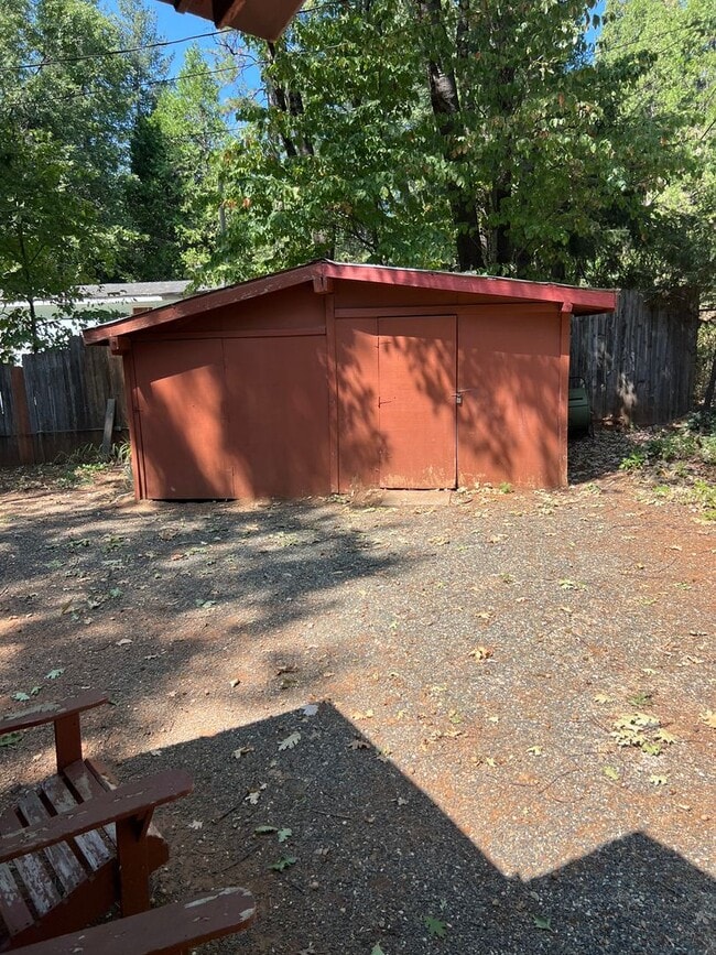 Building Photo - Magalia Home for rent, 1 car garage, 2 bed...