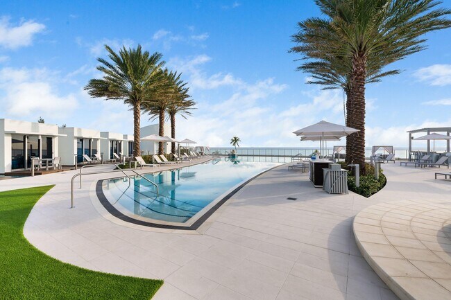 Building Photo - 701 N Fort Lauderdale Beach Blvd