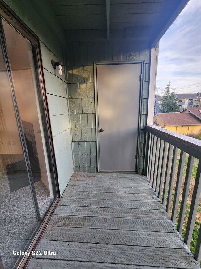 Building Photo - 3430 I St NE