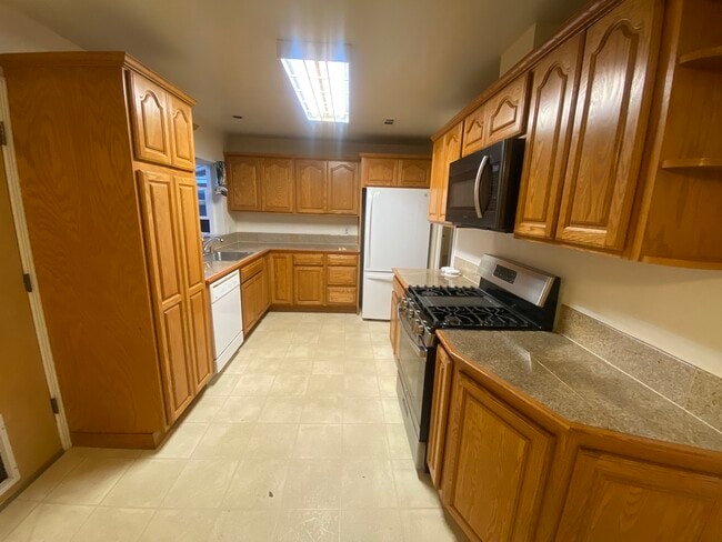 Building Photo - 14790 Ruthelen Ct