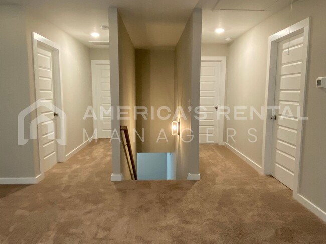 Building Photo - 1540 Brookhaven Dr