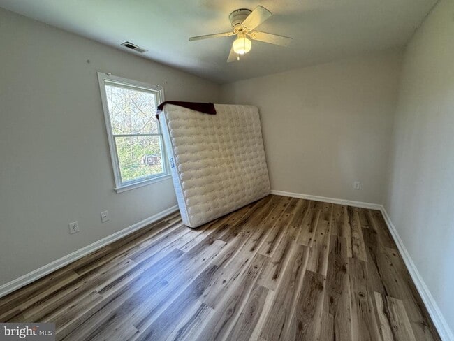 Building Photo - 8460 Colony Cir