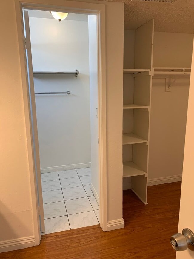 Building Photo - Bright, comfortable, and spacious one bedroom Condominium