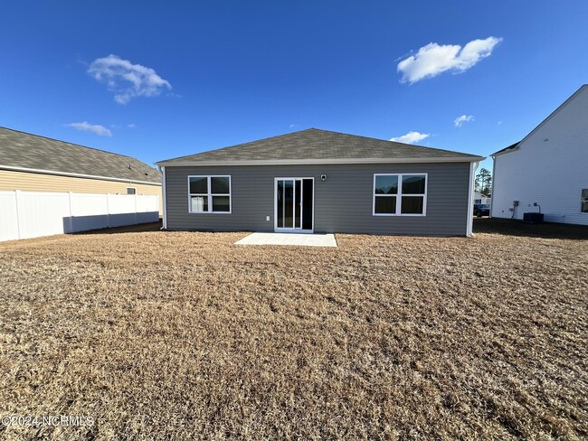 Building Photo - 8219 E Highcroft Dr NE