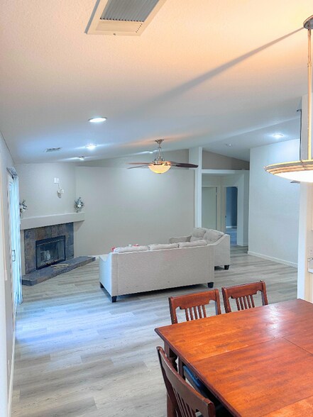 Building Photo - 69932 Willow Ln