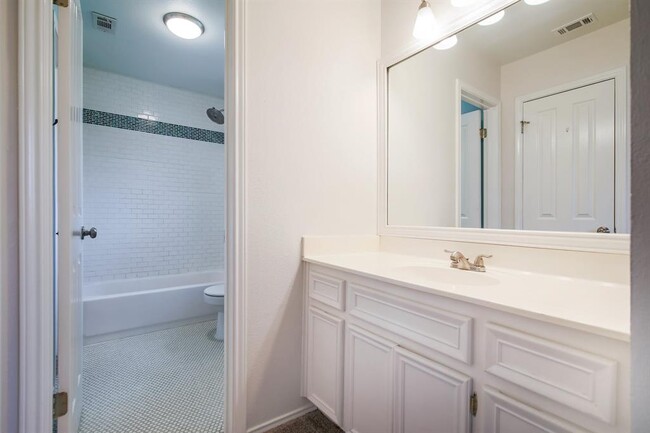 Building Photo - 1713 Apache Trail