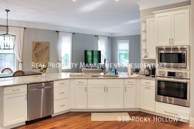 Building Photo - 638 Rocky Hollow Rd