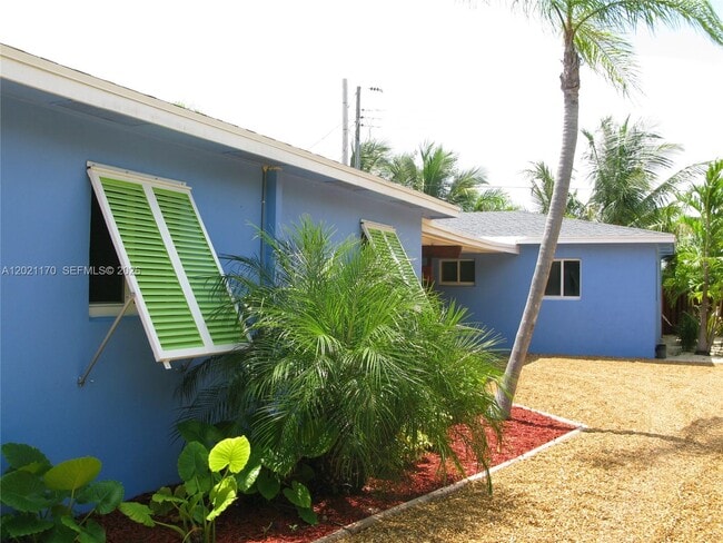 Building Photo - 13767 Oleander Ave