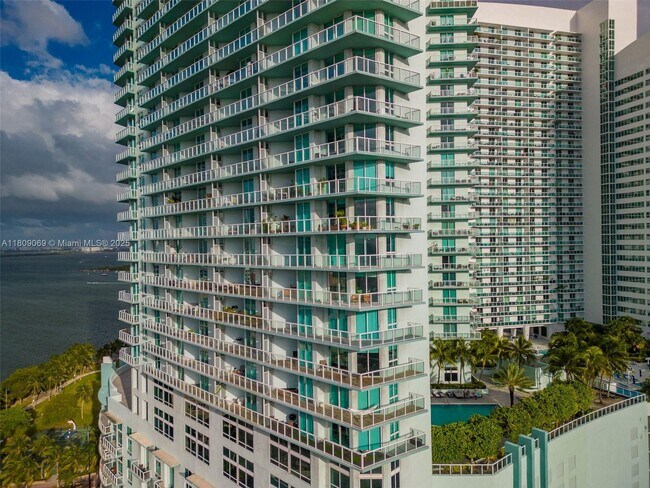 Building Photo - 1900 N Bayshore Dr