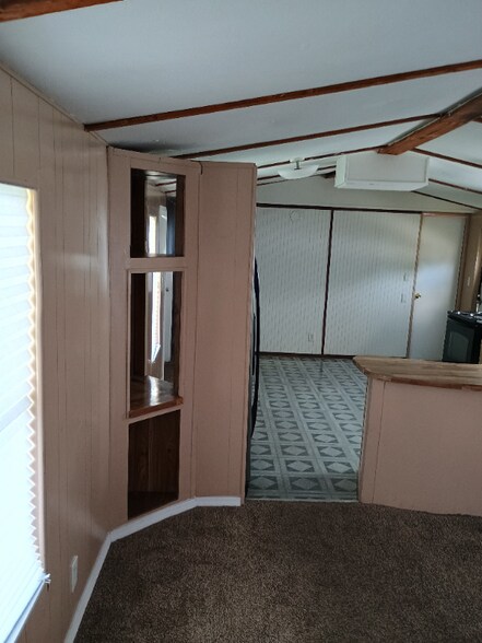 Building Photo - 144 SE Guinevere Ct