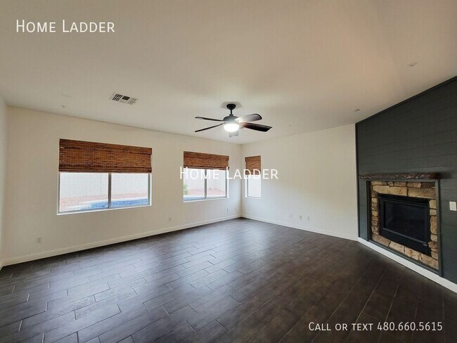 Building Photo - 29683 N 69th Dr