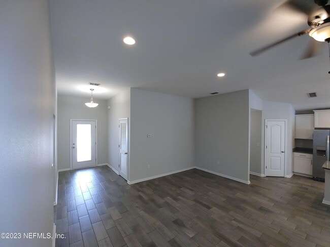 Building Photo - 208 Midway Park Dr